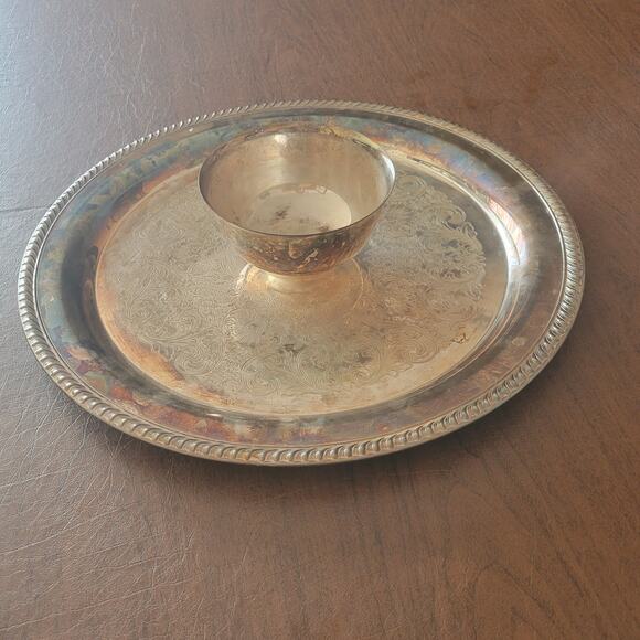 Vintage WM Rogers Silverplate 15"   Chip & Dip Vegetable Platter tray - Picture 4 of 15